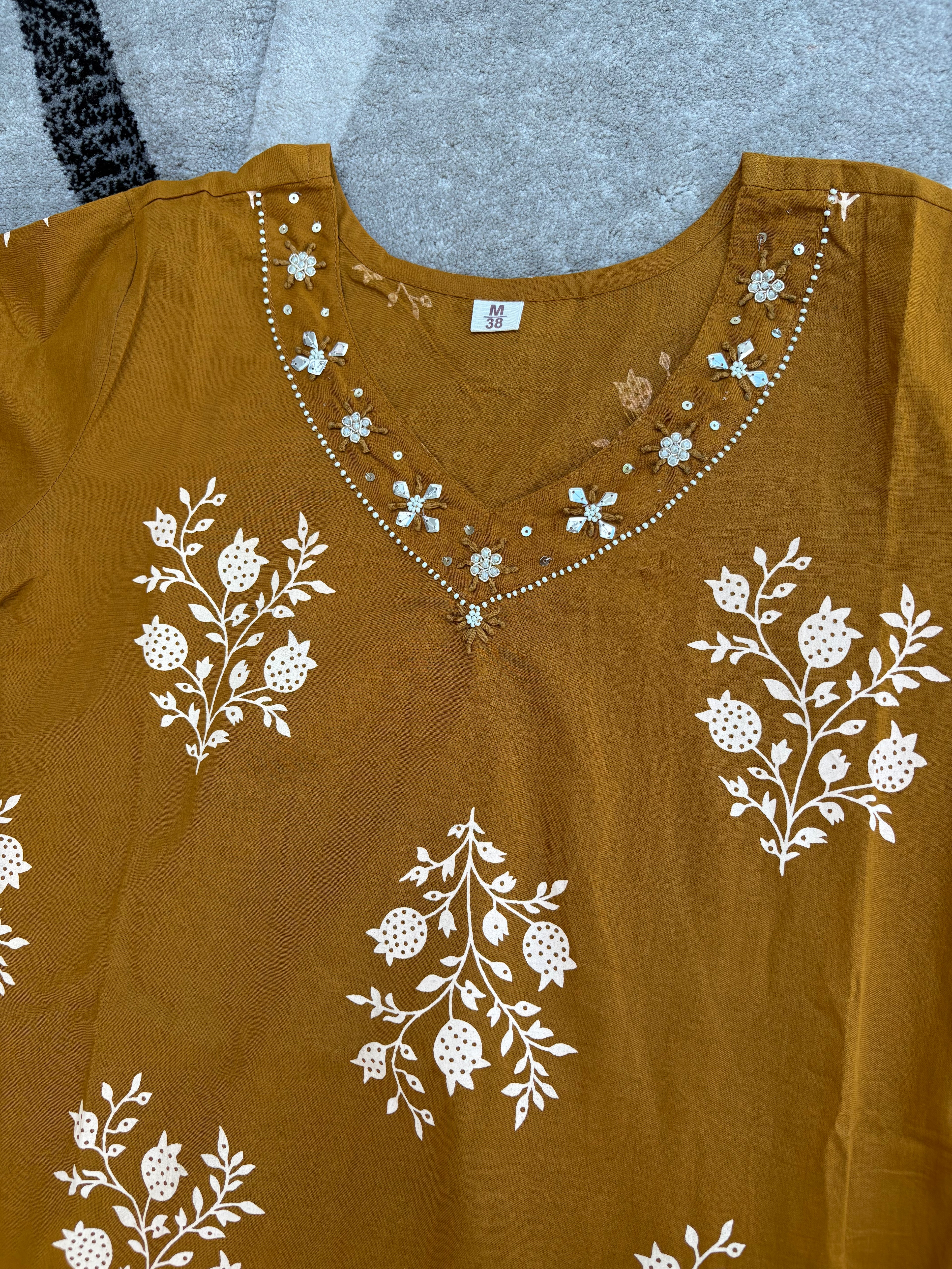 Golden mustard floral set