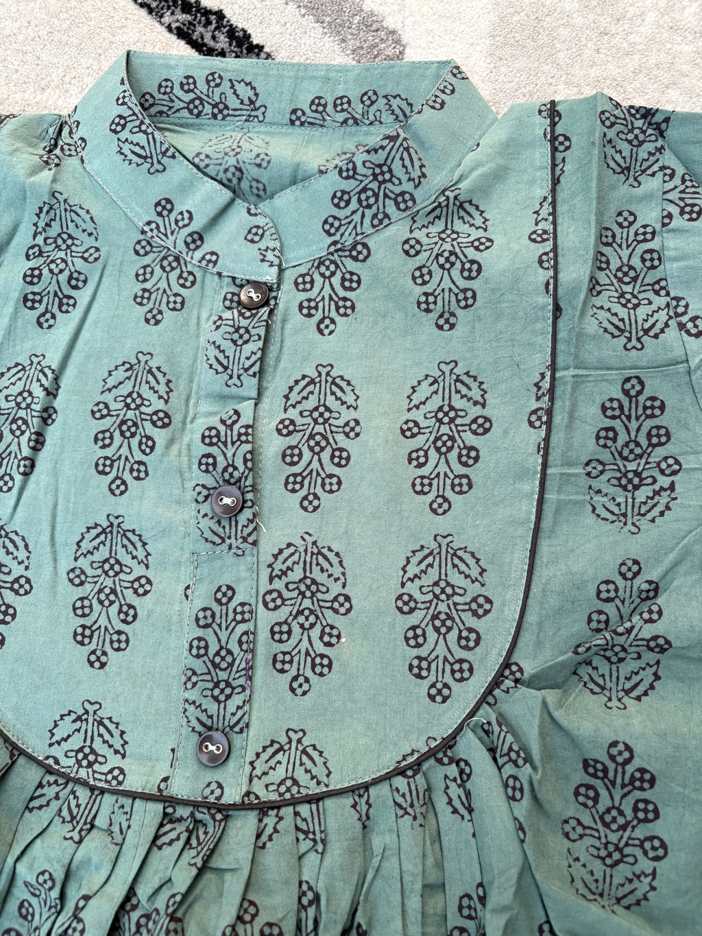 Sage floral pleated tunic